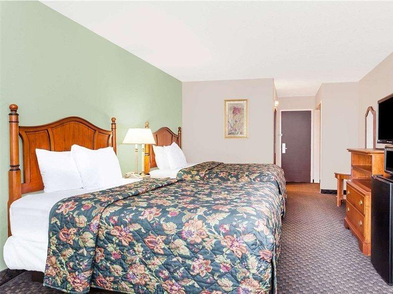 Days Inn & Suites By Wyndham Se Columbia Ft Jackson Luaran gambar