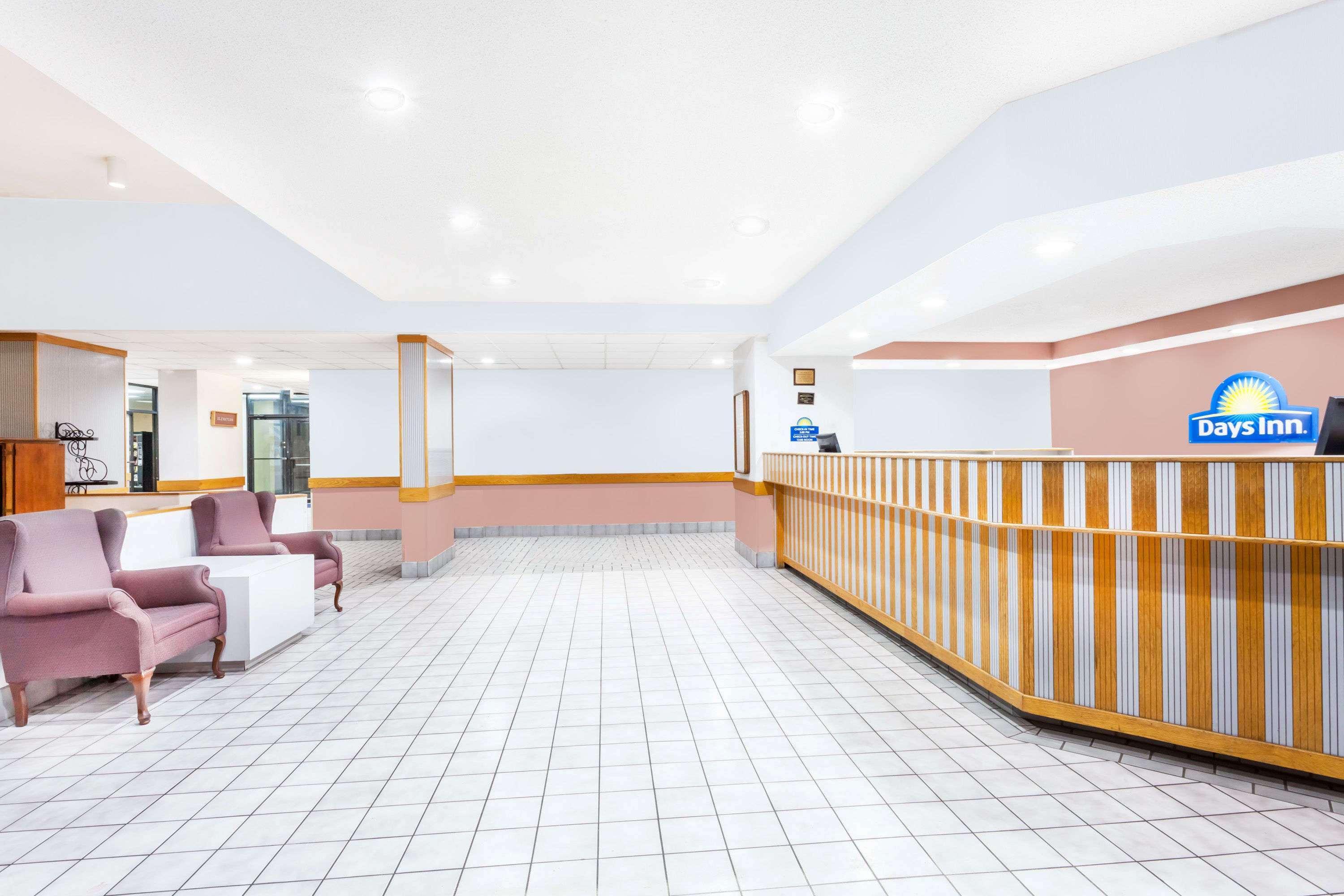 Days Inn & Suites By Wyndham Se Columbia Ft Jackson Luaran gambar