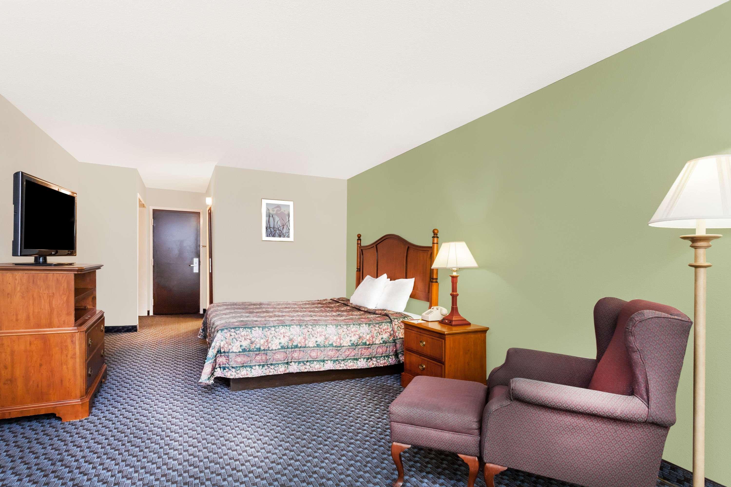 Days Inn & Suites By Wyndham Se Columbia Ft Jackson Luaran gambar