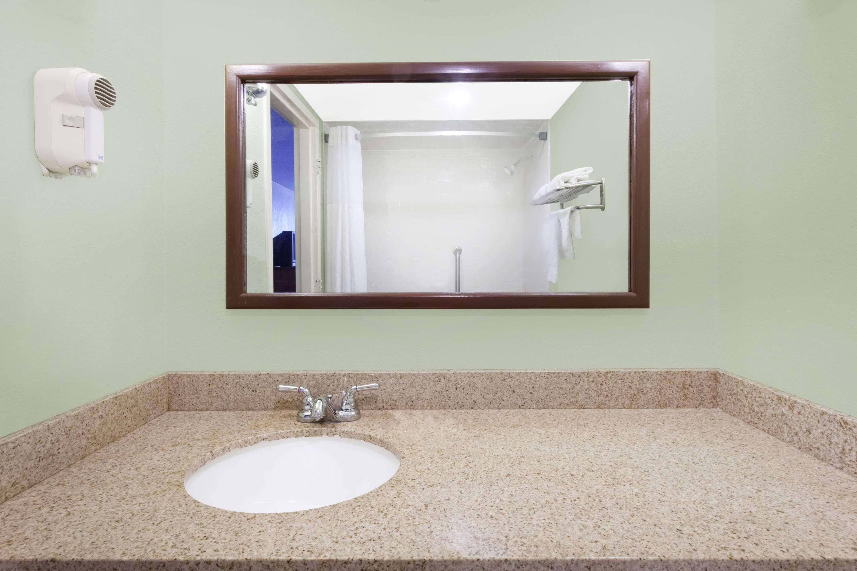 Days Inn & Suites By Wyndham Se Columbia Ft Jackson Luaran gambar