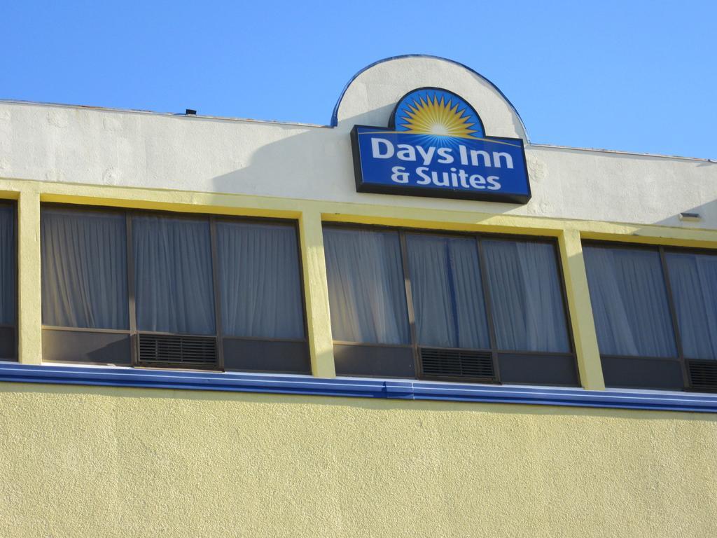 Days Inn & Suites By Wyndham Se Columbia Ft Jackson Luaran gambar
