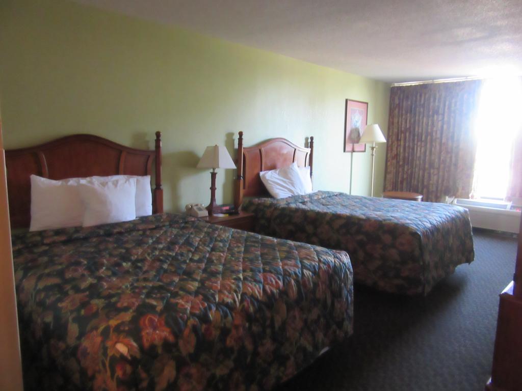 Days Inn & Suites By Wyndham Se Columbia Ft Jackson Luaran gambar