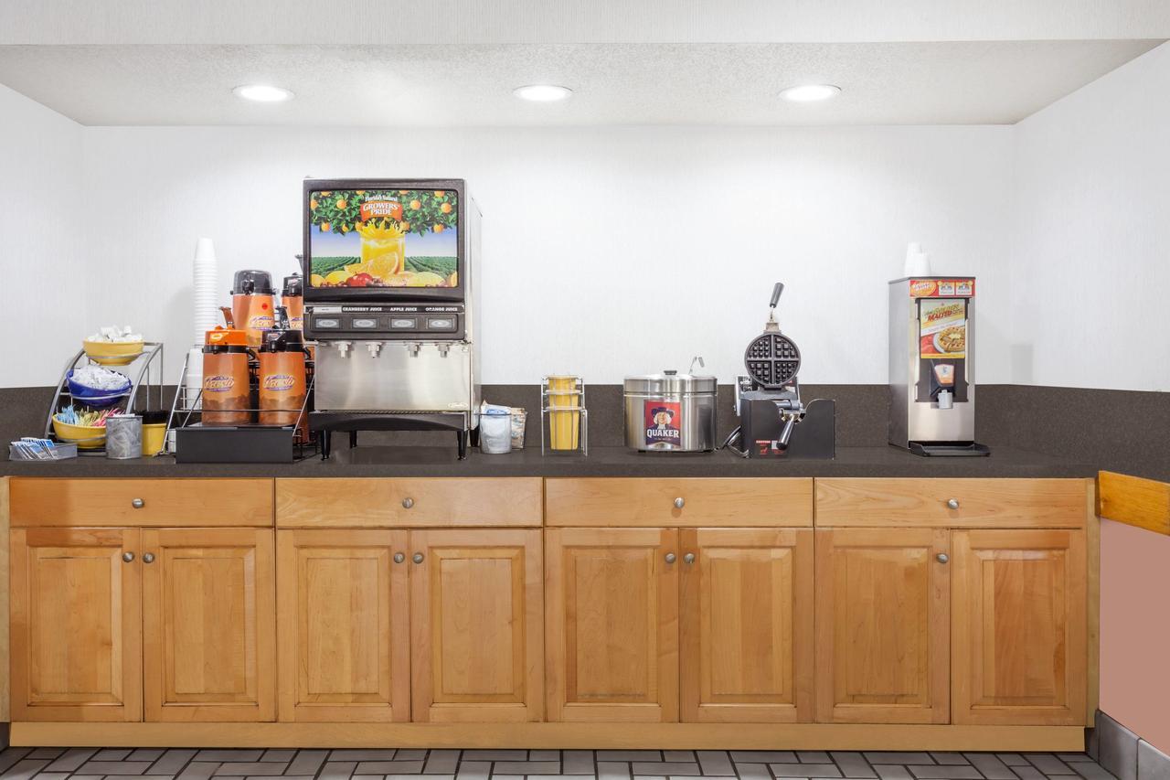 Days Inn & Suites By Wyndham Se Columbia Ft Jackson Luaran gambar